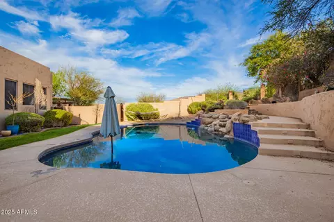 Exterior - 1611 W Pearce Rd, Phoenix, AZ 85041 photo 10 of 11