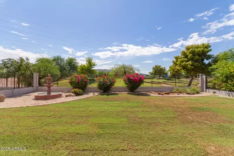 2423 E Fremont Rd, Phoenix, AZ 85042