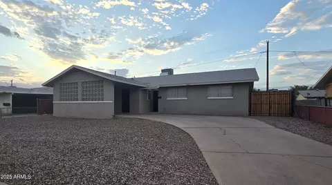 2211 W Pecan Rd, Phoenix, AZ 85041