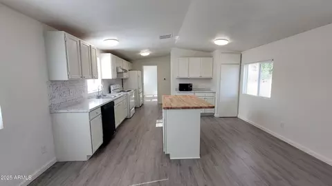 4833 E Kevin St, Sierra Vista, AZ 85650