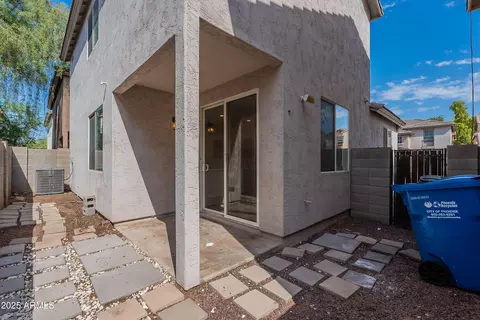 Exterior - 1409 E Bloch Rd, Phoenix, AZ 85040 photo 2 of 3