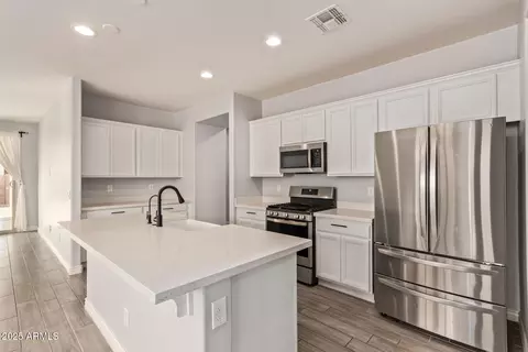 Kitchen - 9422 E Static Ave, Mesa, AZ 85212 photo 1 of 4