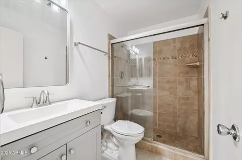 Bath - 313 E Riviera Dr, Tempe, AZ 85282 photo 2 of 3
