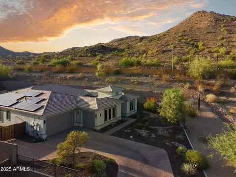 8528 W Fallen Leaf Ln, Peoria, AZ 85383