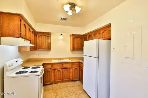 Kitchen - 4552 E Caballero Cir, Mesa, AZ 85205 photo 2 of 2