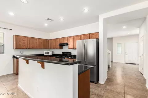 Entry Way - 3903 E Branham Ln, Phoenix, AZ 85042 photo 1 of 1