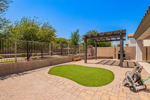 Exterior - 3903 E Branham Ln, Phoenix, AZ 85042 photo 3 of 5