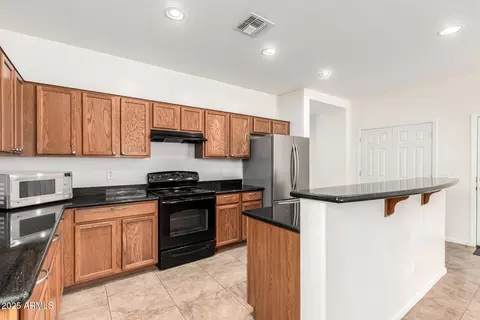 Kitchen - 3903 E Branham Ln, Phoenix, AZ 85042 photo 1 of 2