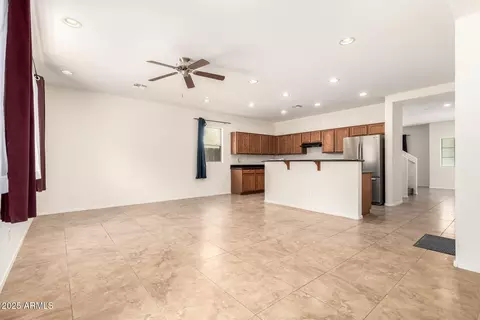 Living - 3903 E Branham Ln, Phoenix, AZ 85042 photo 4 of 5