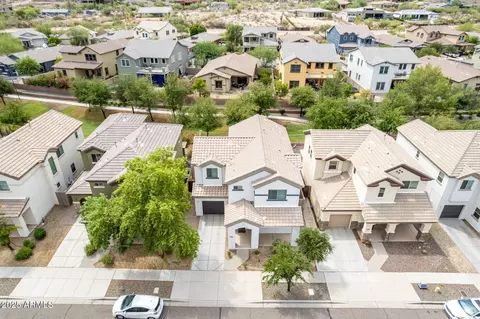 View/Area - 3903 E Branham Ln, Phoenix, AZ 85042 photo 1 of 4