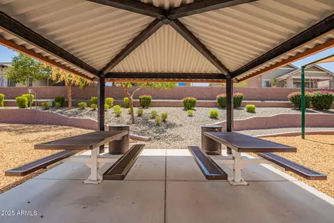 View/Area - 3903 E Branham Ln, Phoenix, AZ 85042 photo 4 of 4