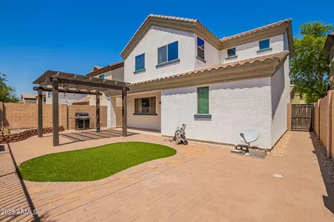 Exterior - 3903 E Branham Ln, Phoenix, AZ 85042 photo 2 of 5