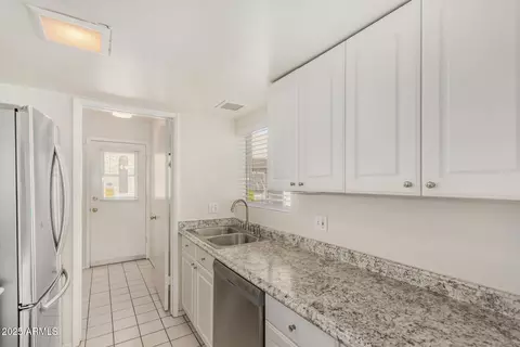 Kitchen - 1165 E Beryl Ave, Phoenix, AZ 85020 photo 1 of 3