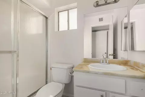 Bath - 1165 E Beryl Ave, Phoenix, AZ 85020 photo 1 of 2