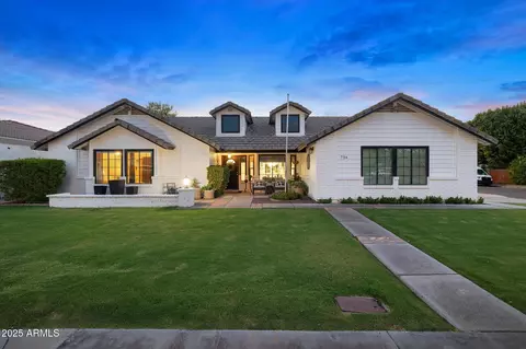 734 N 38th St, Mesa, AZ 85205