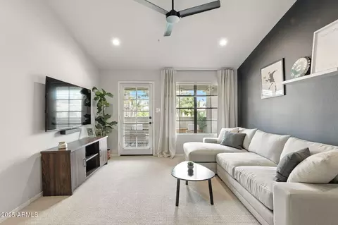 6885 E Cochise Rd #209, Paradise Valley, AZ 85253