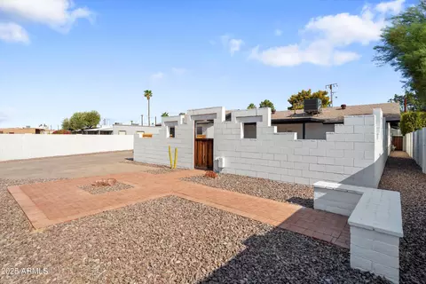 Exterior - 1121 E Townley Ave, Phoenix, AZ 85020 photo 3 of 12