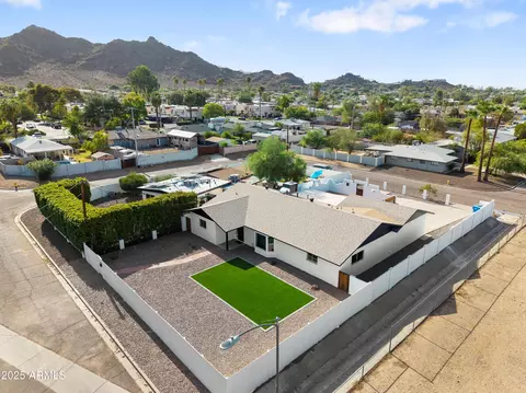 View/Area - 1121 E Townley Ave, Phoenix, AZ 85020 photo 2 of 5