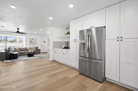 Kitchen - 1121 E Townley Ave, Phoenix, AZ 85020 photo 4 of 4