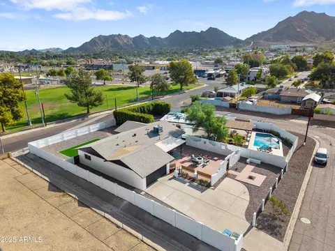 View/Area - 1121 E Townley Ave, Phoenix, AZ 85020 photo 3 of 5