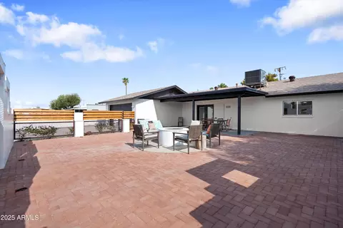 Exterior - 1121 E Townley Ave, Phoenix, AZ 85020 photo 5 of 12