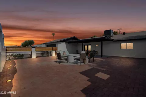 Exterior - 1121 E Townley Ave, Phoenix, AZ 85020 photo 6 of 12
