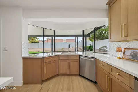 810 E Meadow Ln, Phoenix, AZ 85022 photo 24