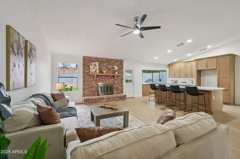 810 E Meadow Ln, Phoenix, AZ 85022 photo 5