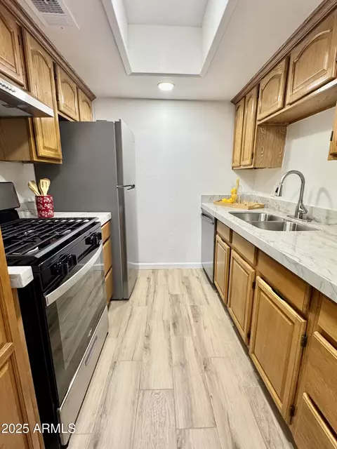 Kitchen - 1622 E Campbell Ave #T, Phoenix, AZ 85016 photo 2 of 5