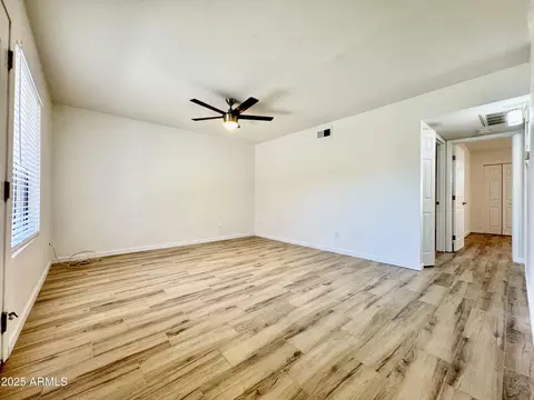 Living - 1622 E Campbell Ave #T, Phoenix, AZ 85016 photo 3 of 4