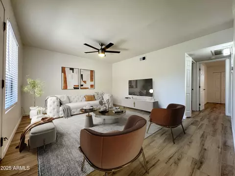 Living - 1622 E Campbell Ave #T, Phoenix, AZ 85016 photo 1 of 4