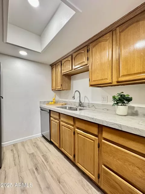 Kitchen - 1622 E Campbell Ave #T, Phoenix, AZ 85016 photo 3 of 5