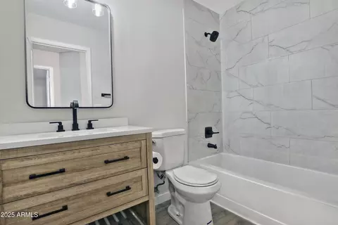 Bath - 11258 E Pronghorn Ave, Mesa, AZ 85212 photo 1 of 2