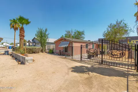 2709 W Robin Ln, Phoenix, AZ 85027