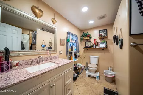 Bath - 4544 E Nancy Ln, Phoenix, AZ 85042 photo 1 of 3