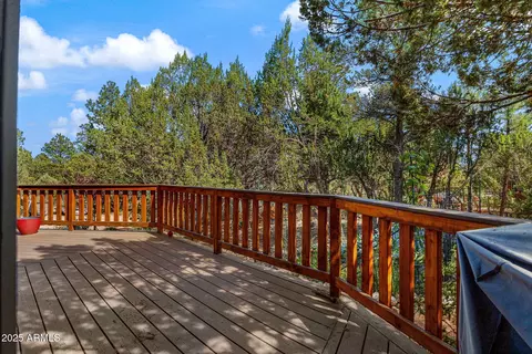 2231 Eagle Ln, Overgaard, AZ 85933 photo 24
