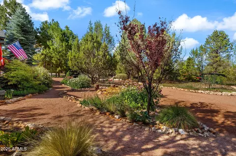 2231 Eagle Ln, Overgaard, AZ 85933 photo 4
