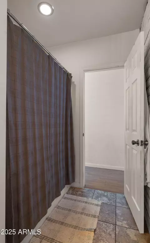 Bath - 3501 E Coronado Rd, Phoenix, AZ 85008 photo 3 of 7