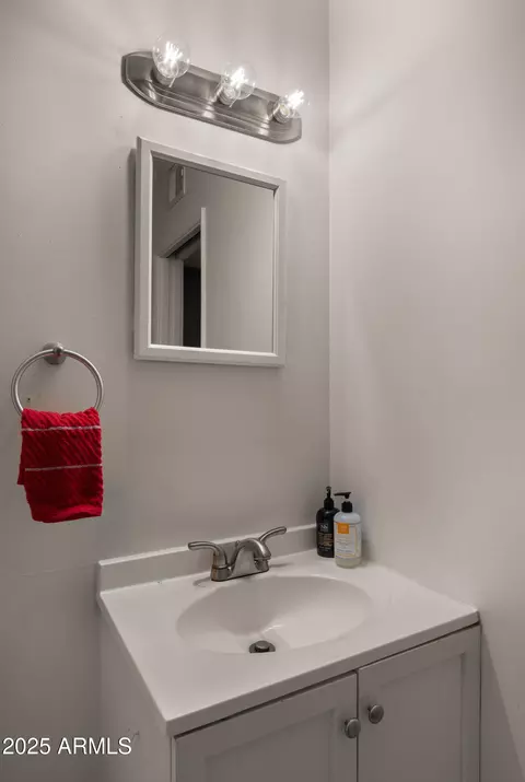 Bath - 3501 E Coronado Rd, Phoenix, AZ 85008 photo 7 of 7