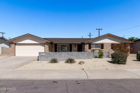 8520 E Turney Ave, Scottsdale, AZ 85251