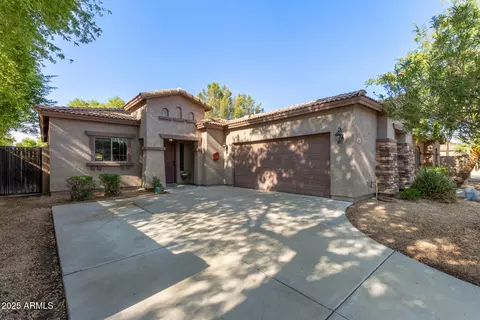 484 E Rainbow Dr, Chandler, AZ 85249