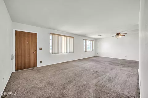 Living - 2337 W Diana Ave, Phoenix, AZ 85021 photo 2 of 3
