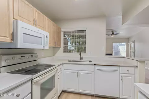 1880 E Morten Ave #213, Phoenix, AZ 85020 photo 8