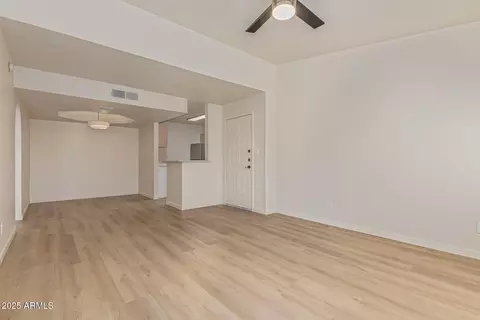 1880 E Morten Ave #213, Phoenix, AZ 85020 photo 4