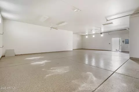 45425 N 14th St, New River, AZ 85087