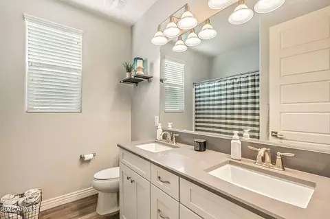 Bath - 5025 E Gary St, Mesa, AZ 85205 photo 2 of 2