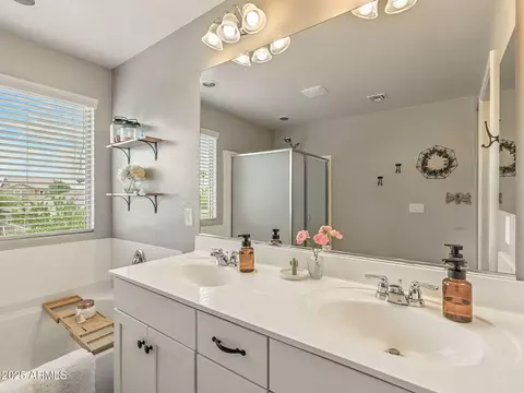 Bath - 5018 E Greenway St, Mesa, AZ 85205 photo 3 of 6