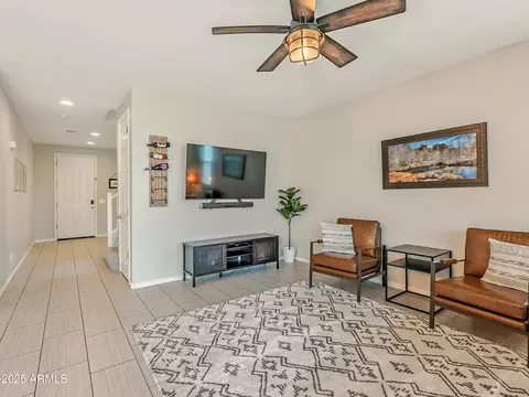 Living - 5018 E Greenway St, Mesa, AZ 85205 photo 4 of 4