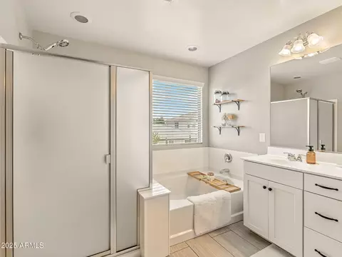 Bath - 5018 E Greenway St, Mesa, AZ 85205 photo 2 of 6