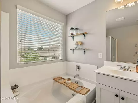 Bath - 5018 E Greenway St, Mesa, AZ 85205 photo 5 of 6